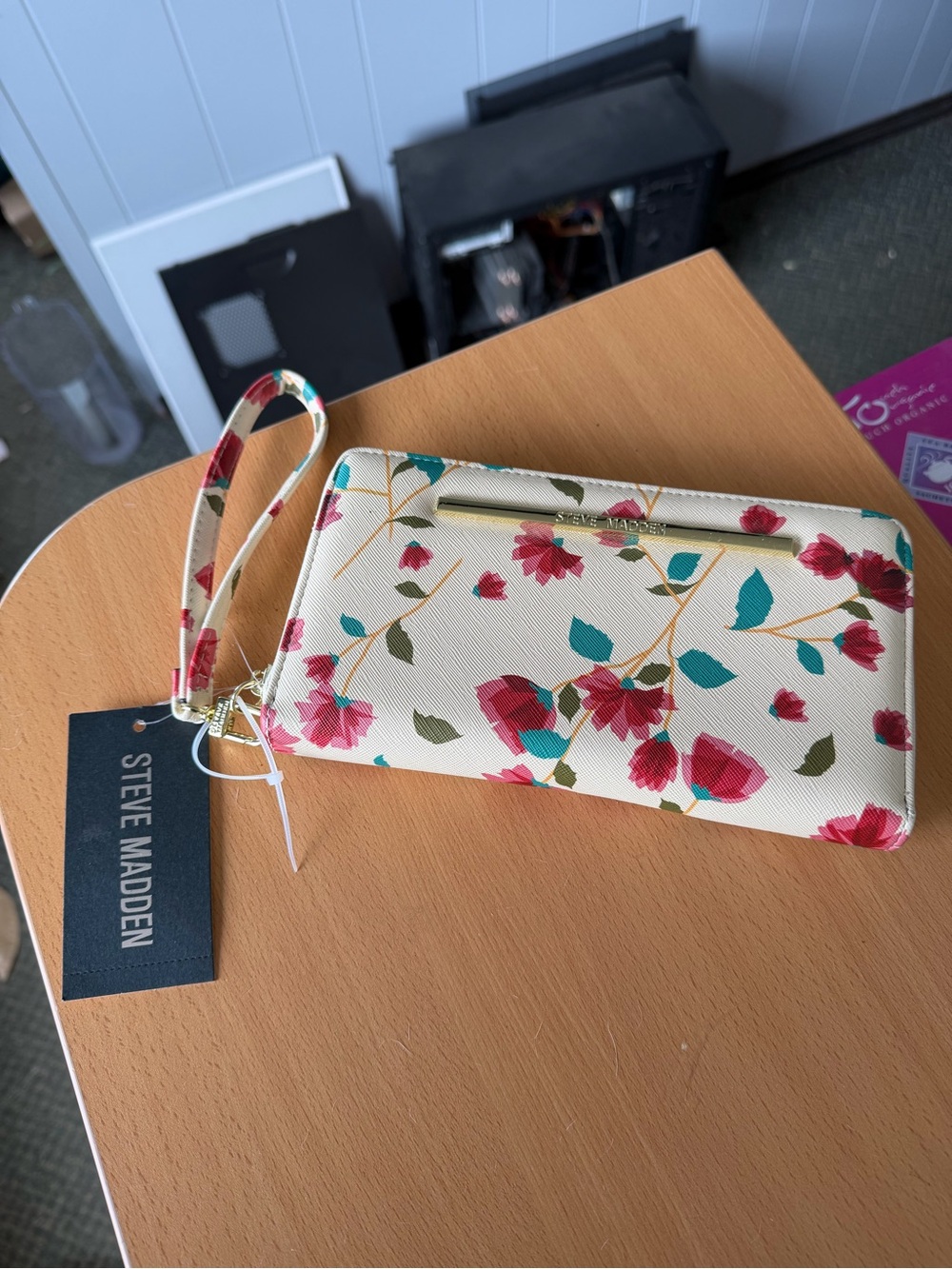NWT Steve Madden Floral Wristlet Wallet